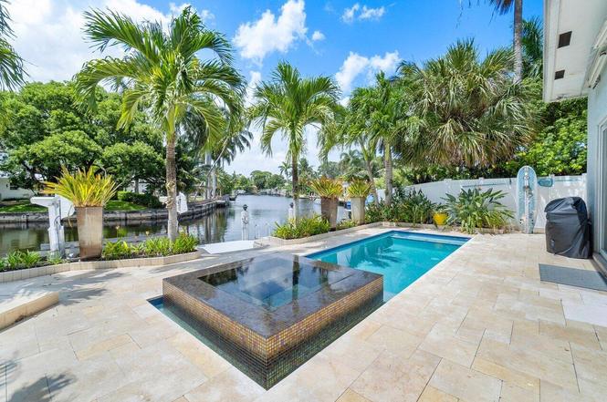 5831 NE 14th Rd Fort Lauderdale FL-33334 3B + 1den / 4 Baths