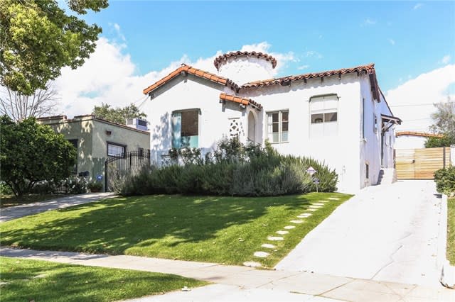 3665 Glenfeliz Blvd
