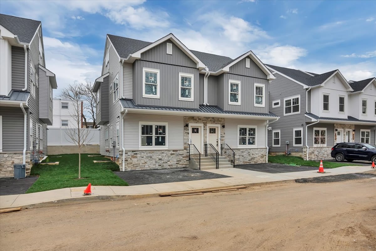 Torresdale Manor