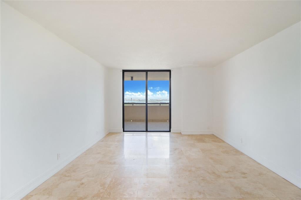 2555 Collins Ave Unit PH208