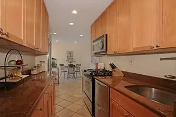 175 West 93rd Street Unit: 17