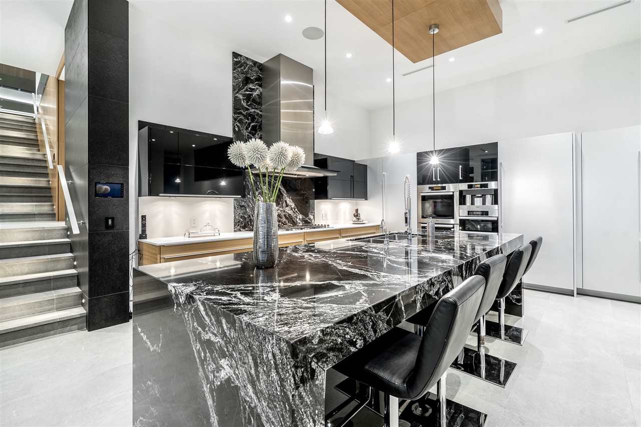 3906 Marine Dr