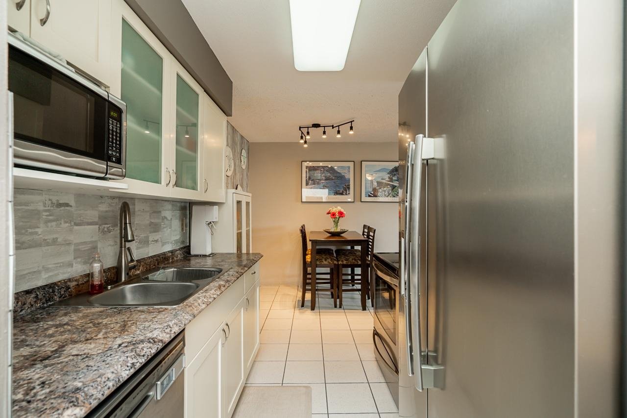 219-550 Royal Ave