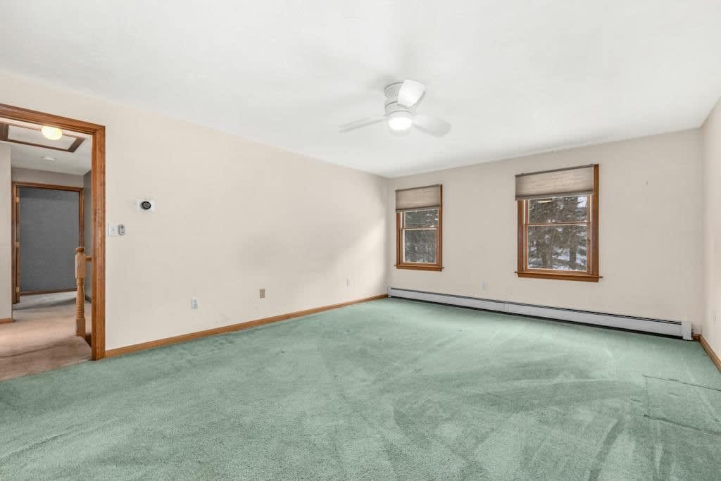 1010 Flat Hill Rd