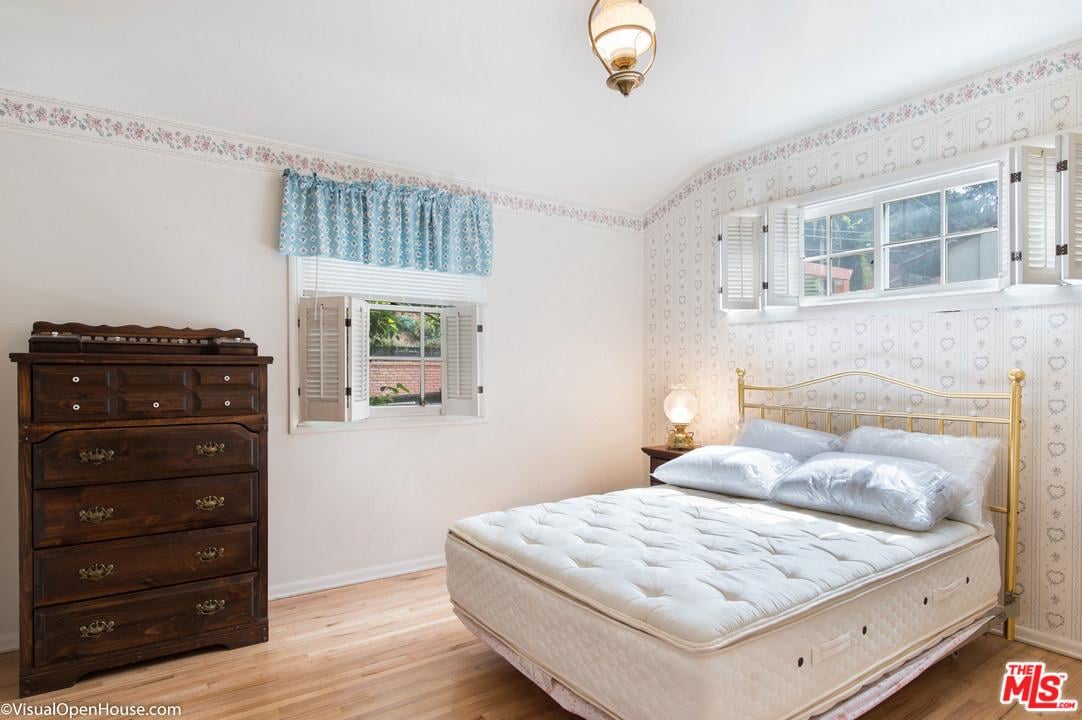 Charming 2 Bedroom Cottage in Studio City