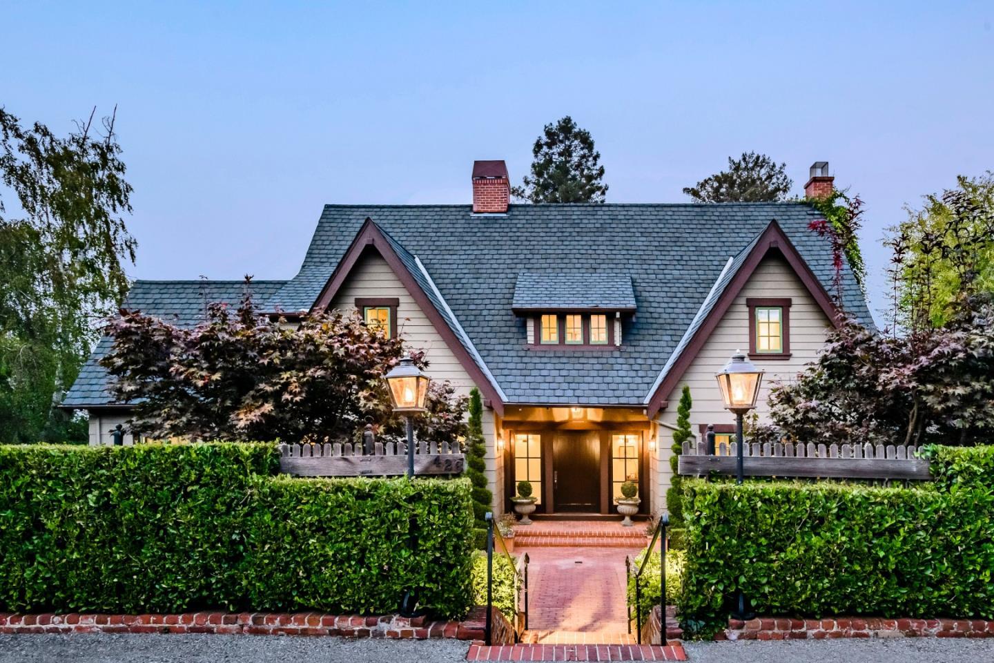 426 El Arroyo Rd