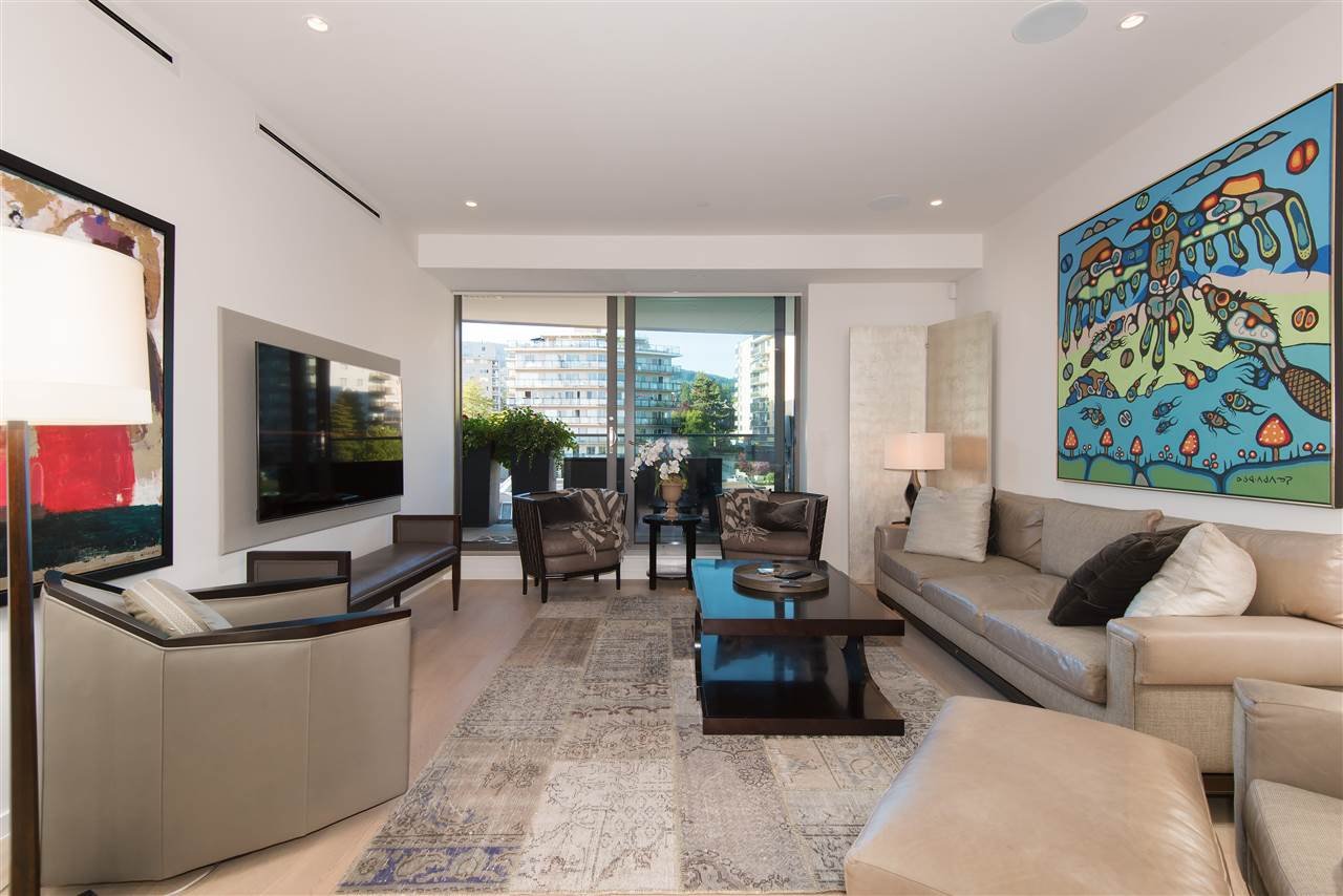309-1355 Bellevue Ave