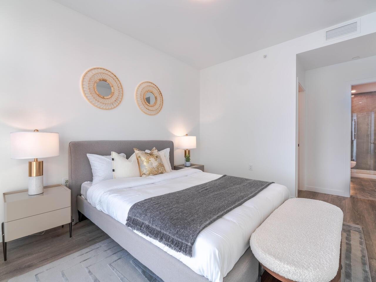 906-680 Quayside Drive, New Westminster
