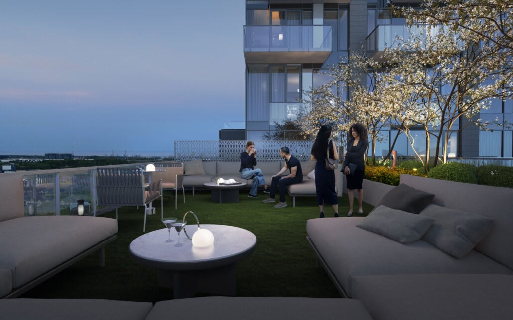 917 – 1415 Dundas St E