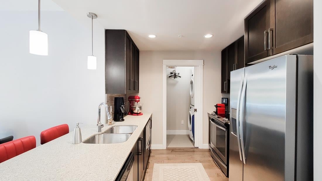 212-2465 Wilson Ave