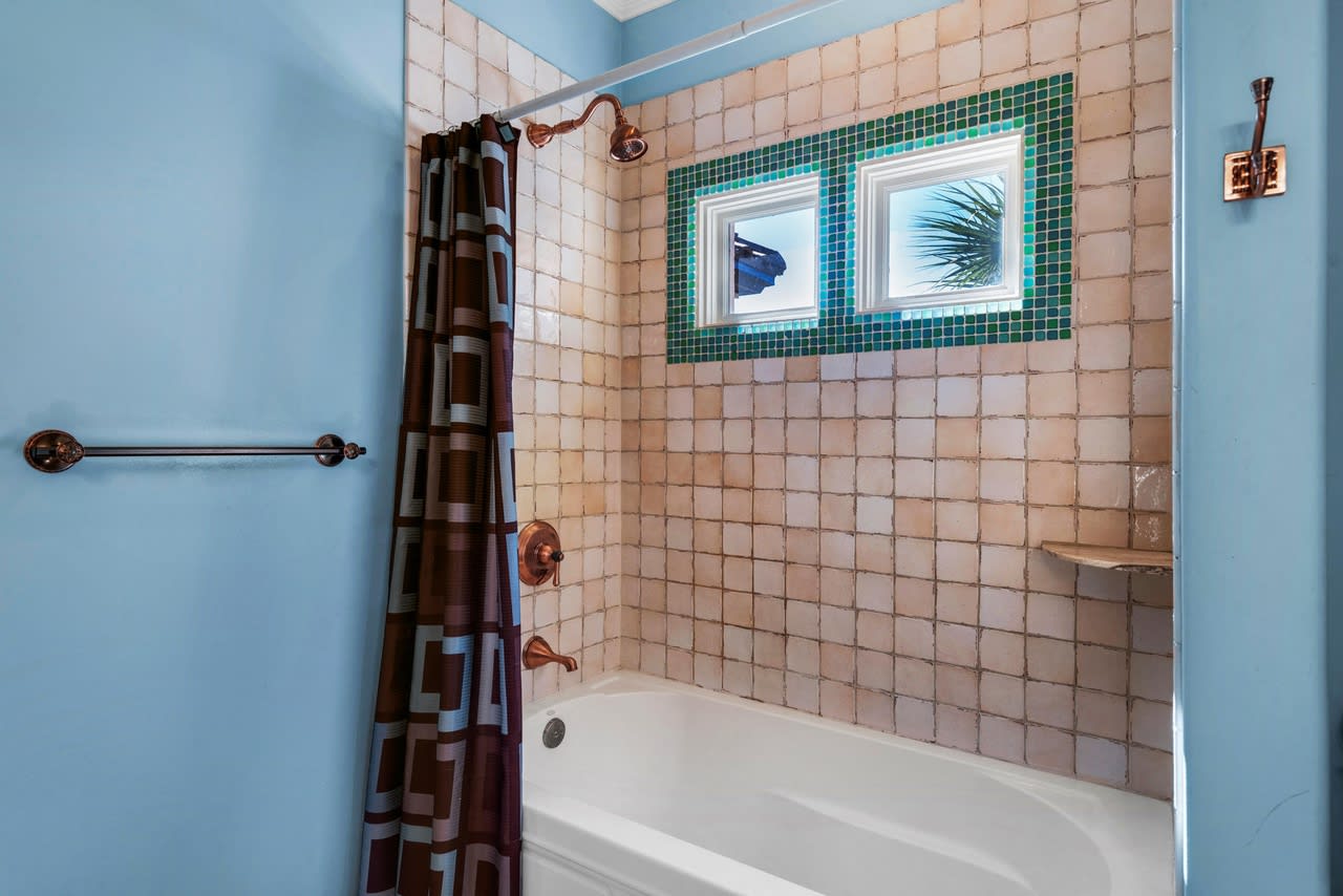 5236 Finisterre Drive