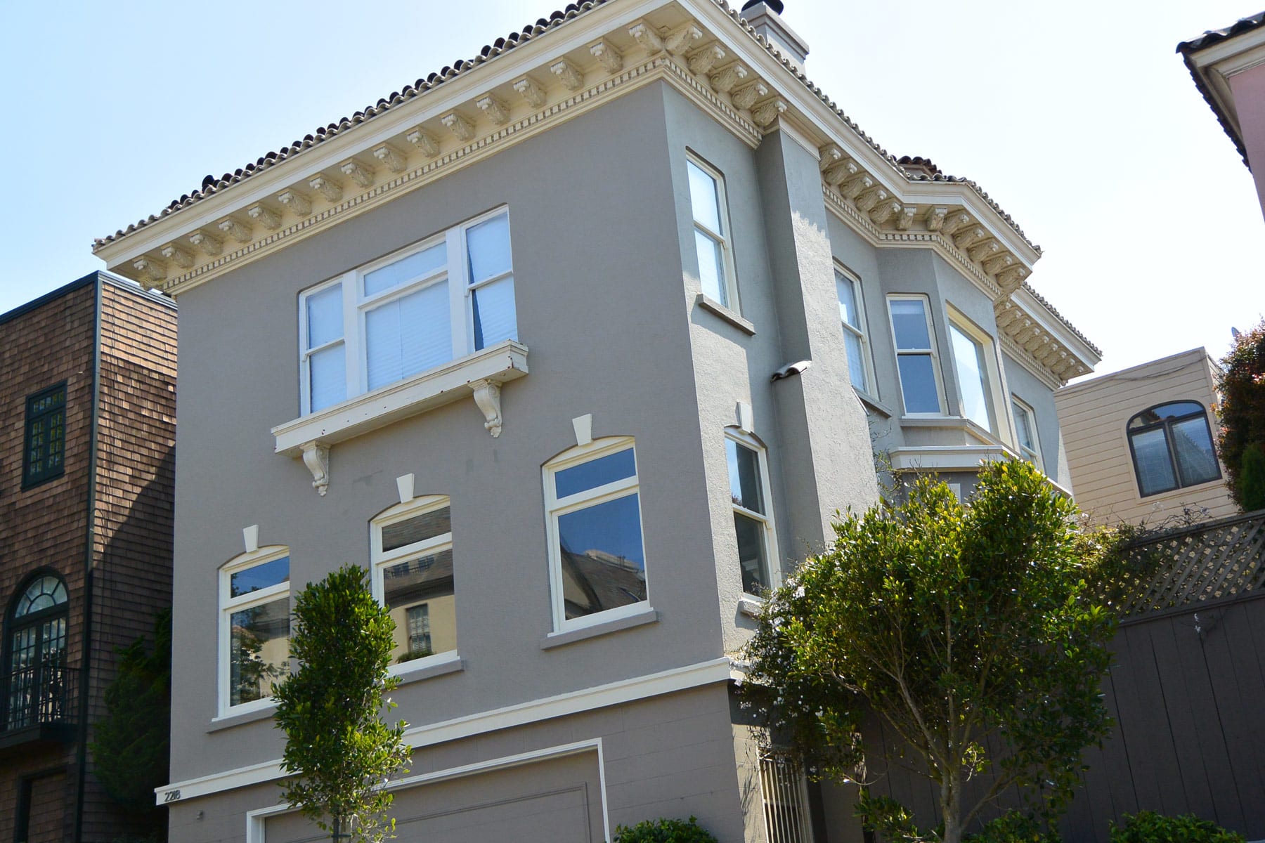 2218 Lyon Street