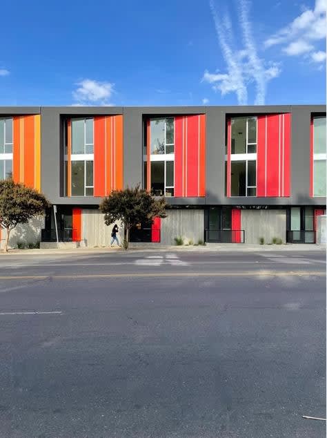 2427 Binnen Ln