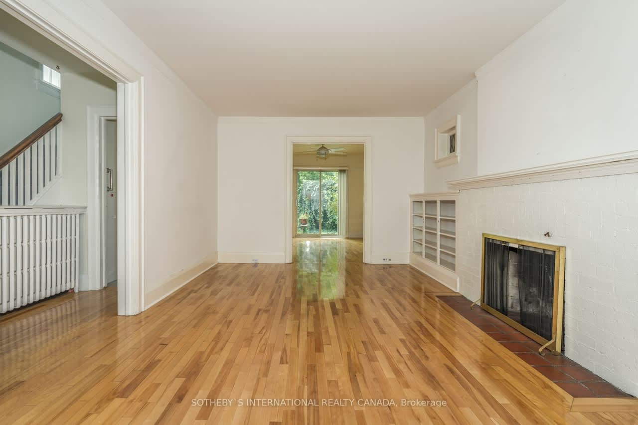 85 Fairlawn Ave
