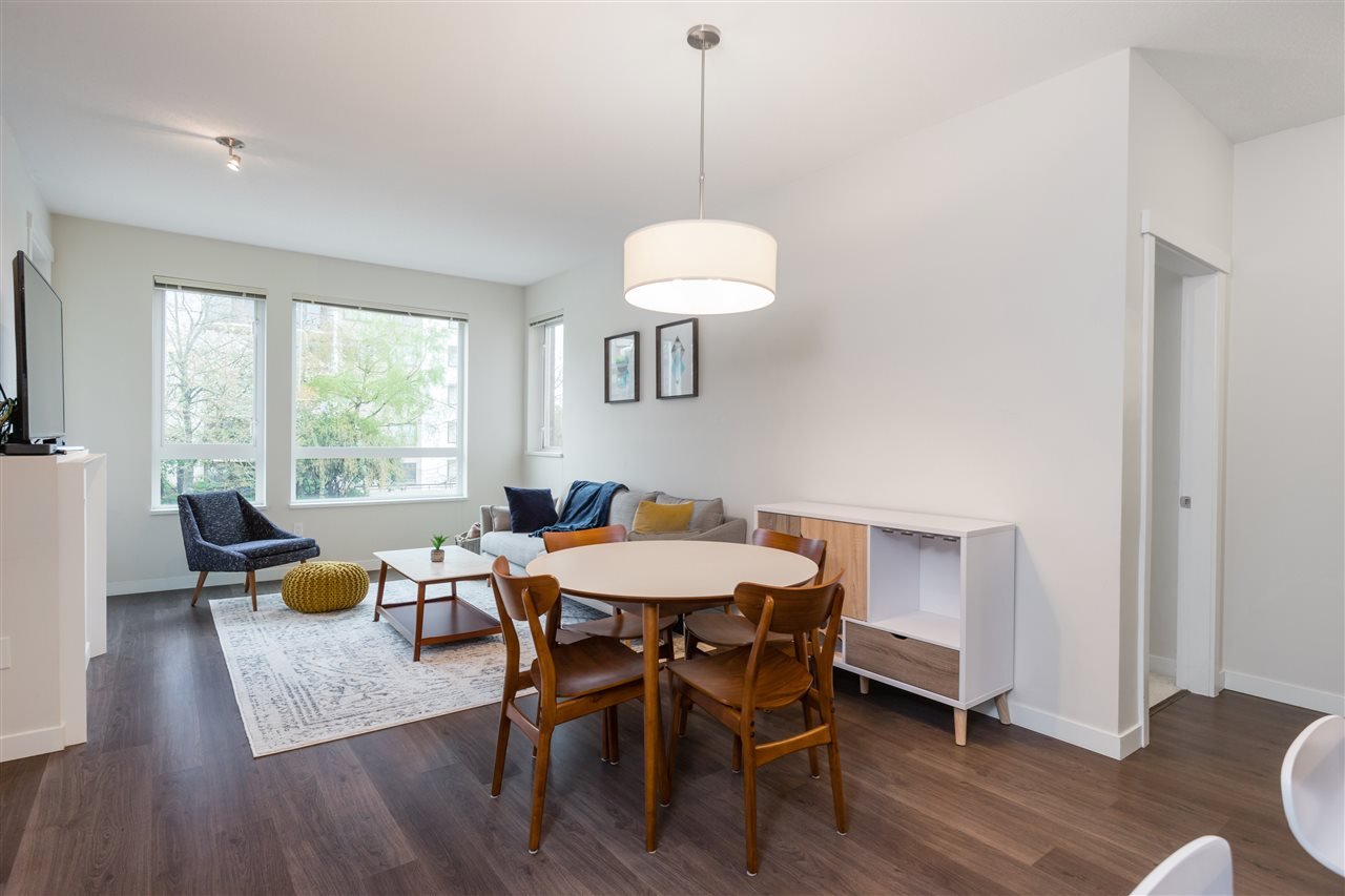 206-717 Chesterfield Ave