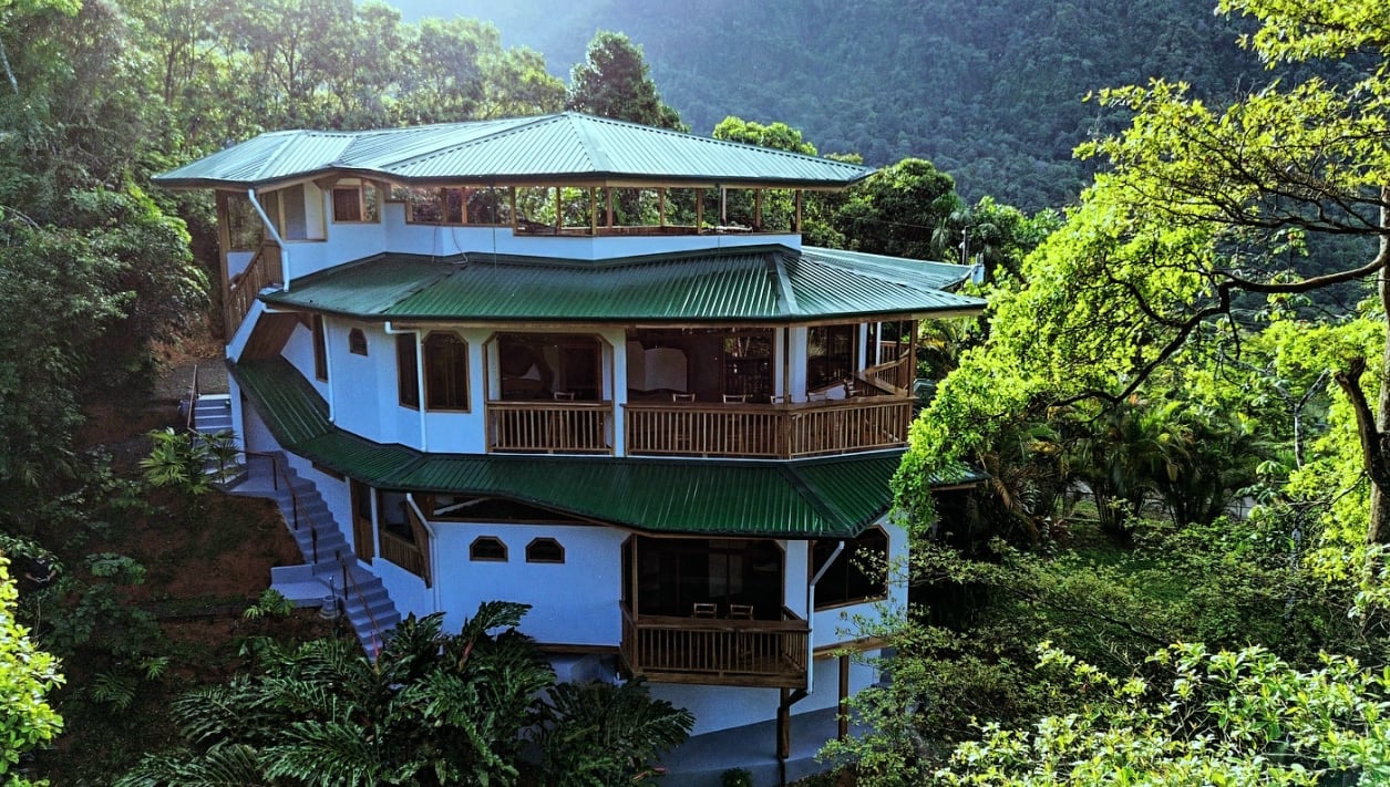 Discover the Charm of an Exotic Home in Las Tumbas, Costa Rica