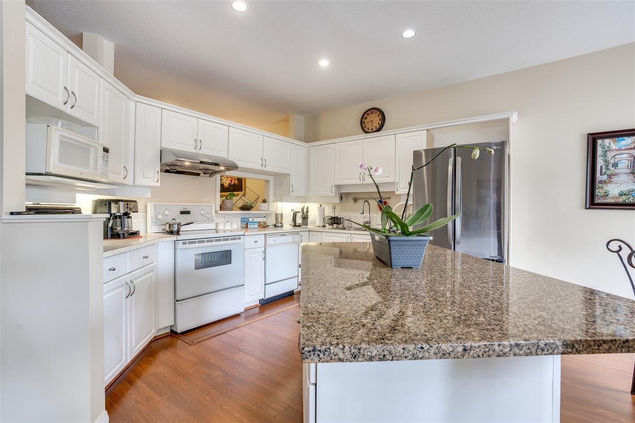 6-14788 105a Ave