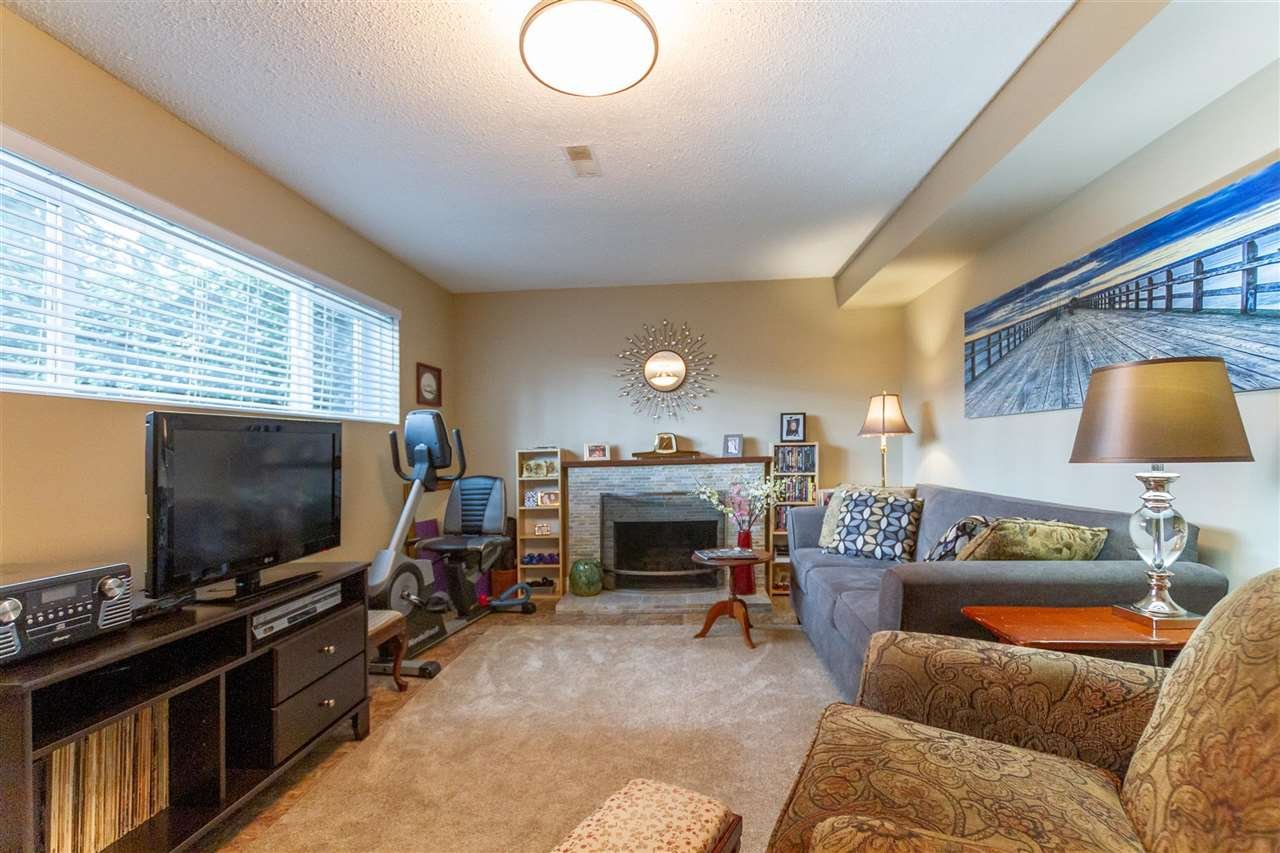 2947 Surf Cres