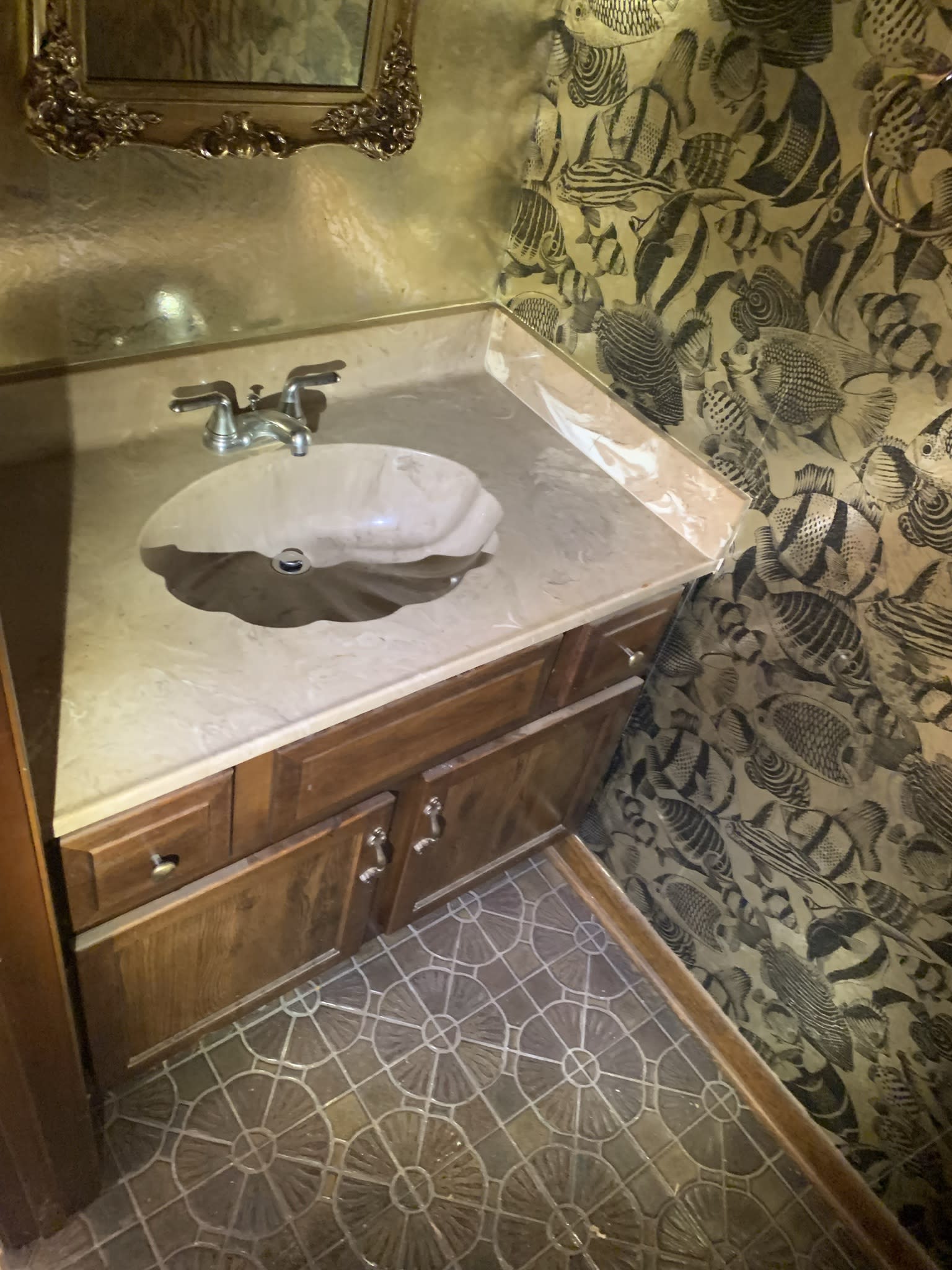 1506 Columbia Ct, Elk Grove Village, IL 60007