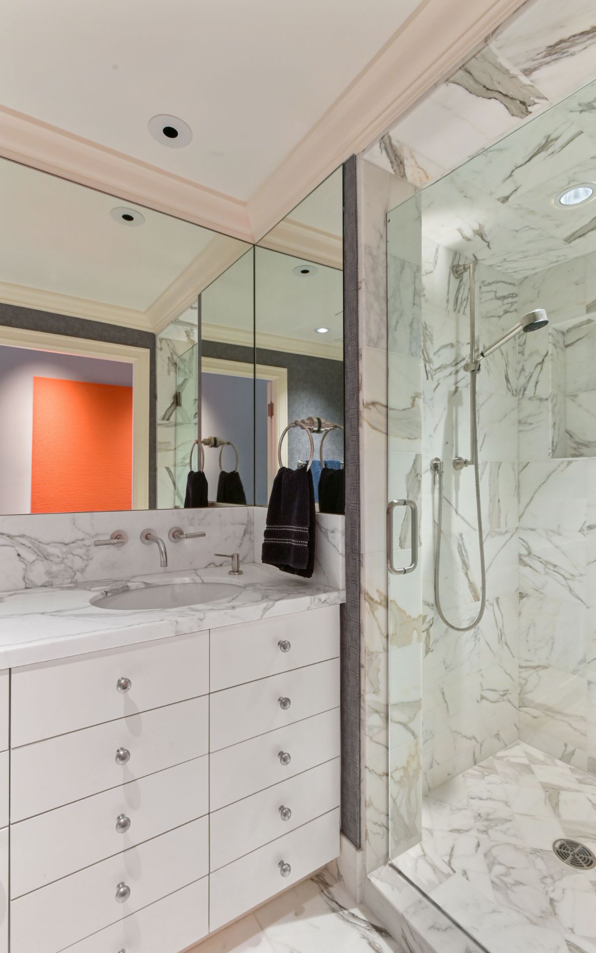  Prestigious Half Floor Apartment on Russian Hill