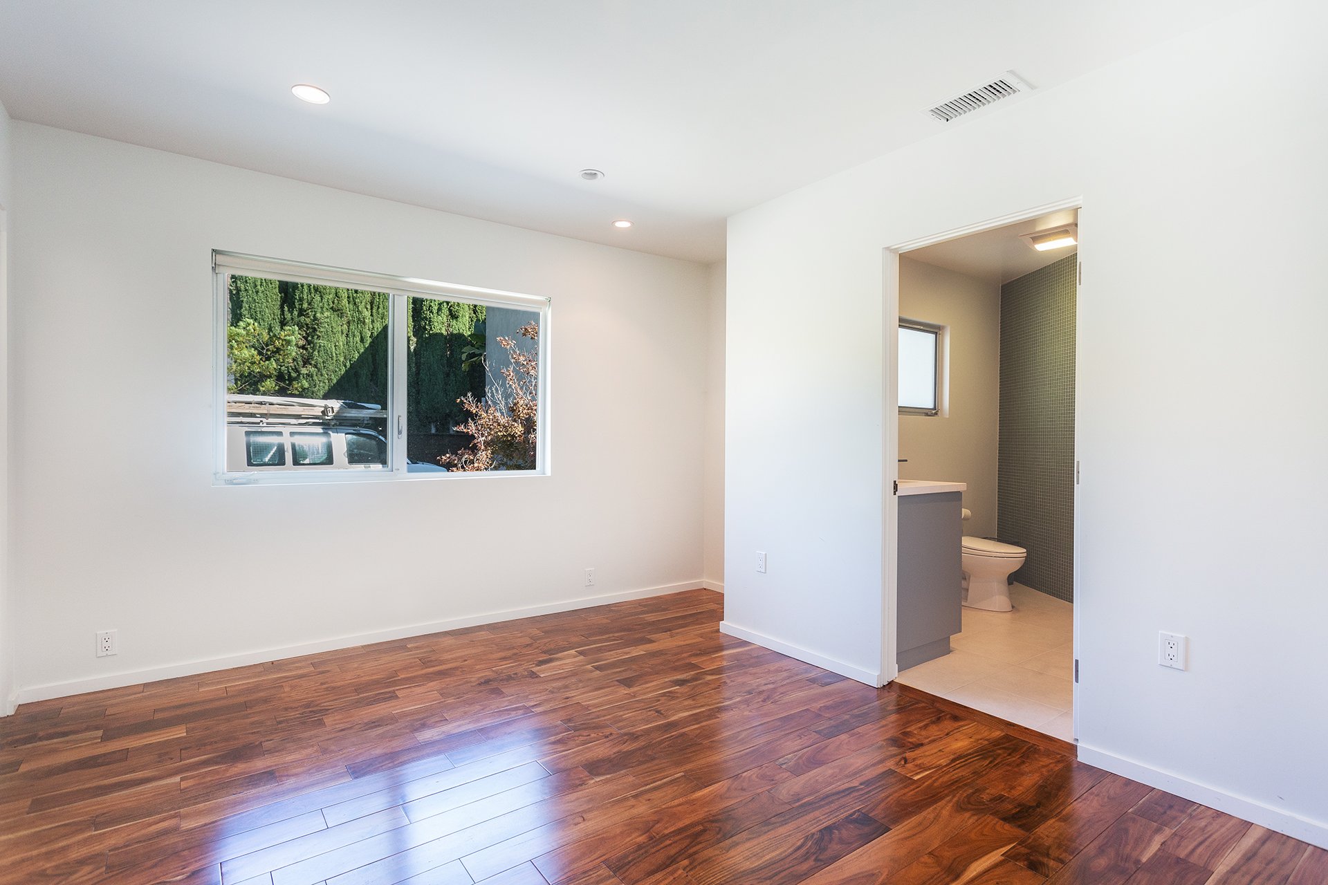 8040 Okean Ter, Briar Summit
