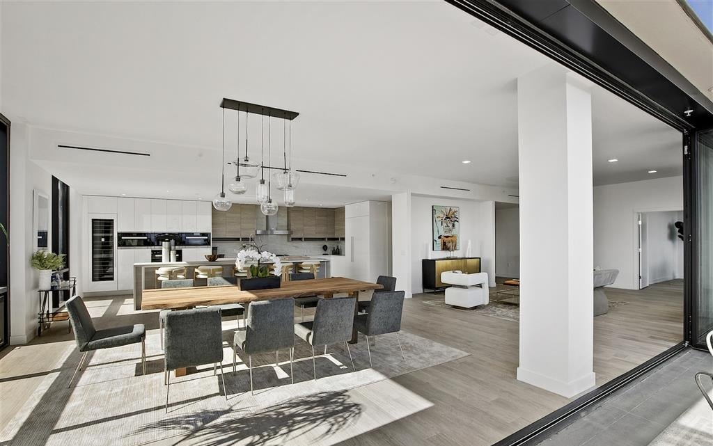 2604 Fifth Ave, #902