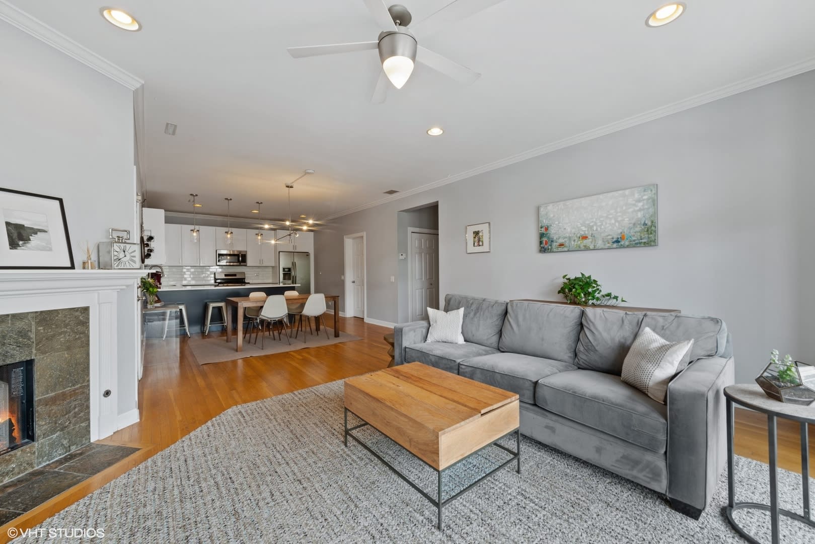 2107 W Belmont 2B