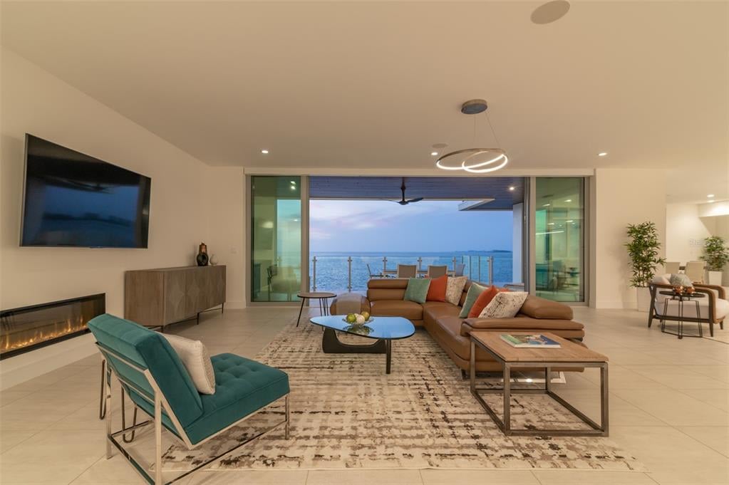 4750 Ocean Blvd, #202