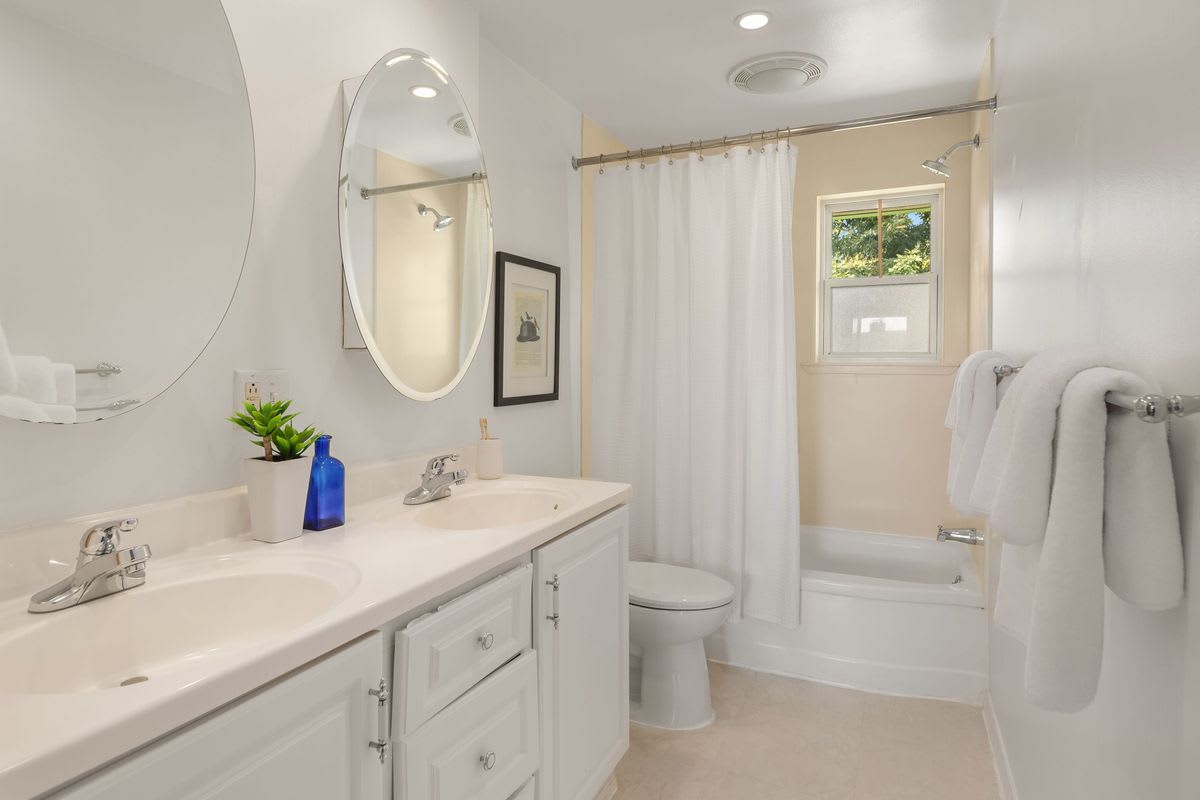 Charming Views in Arbor Heights
