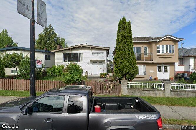 4485 Fraser St
