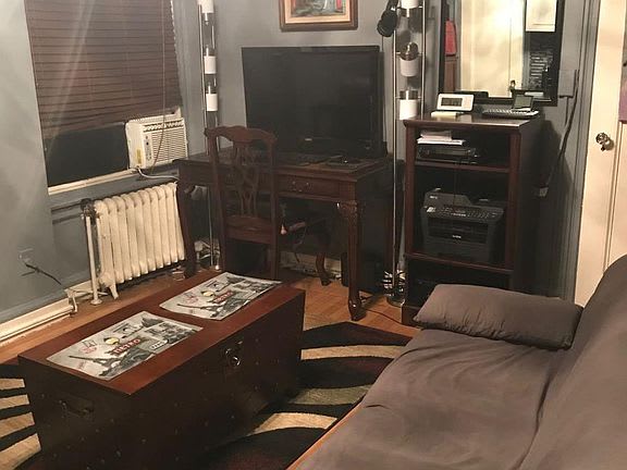 325 West 45th Street Unit: 406A