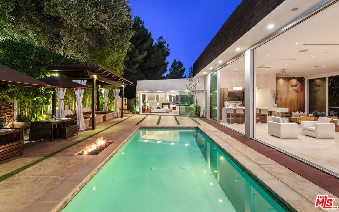 View Opulent