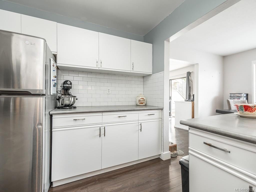23-7751 E Saanich Rd