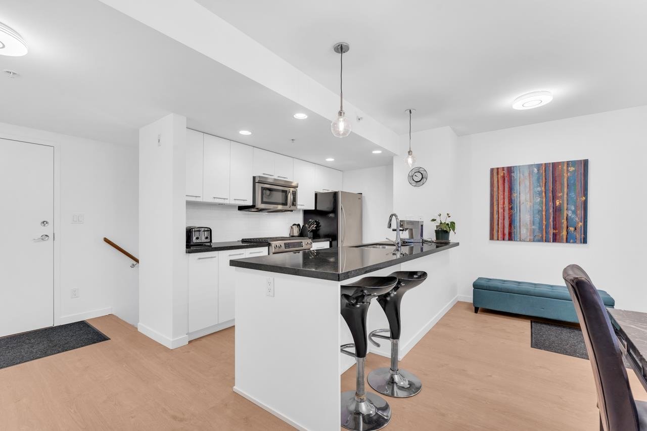 TH1-1288 Chesterfield Ave