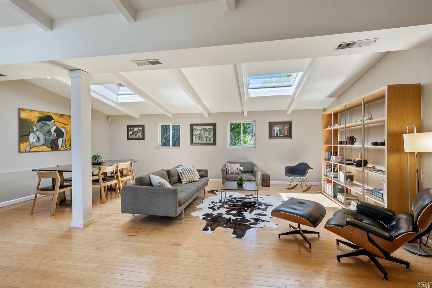 2 Cedarwood Ln