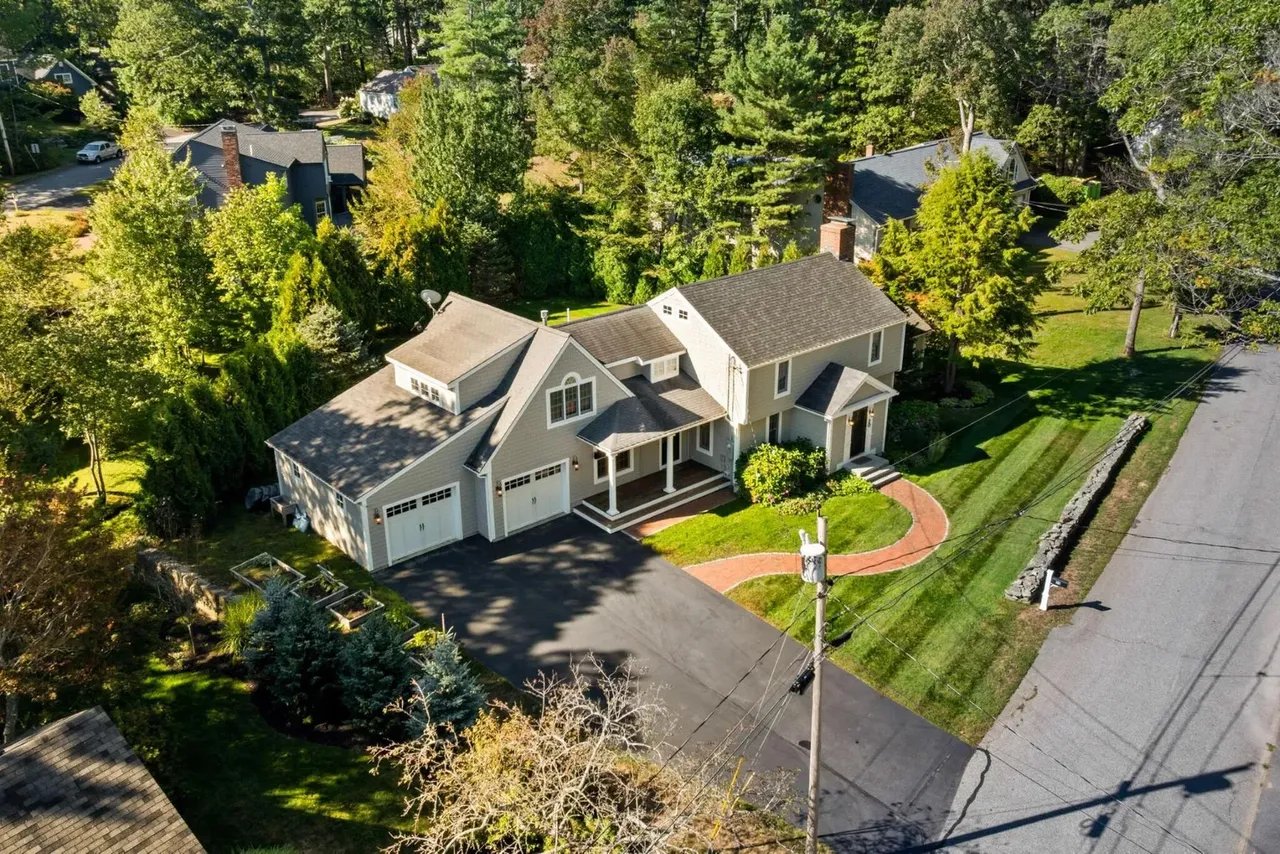 New Listing: 20 Littlejohn Road, Cape Elizabeth, ME 04107 – $1,475,000