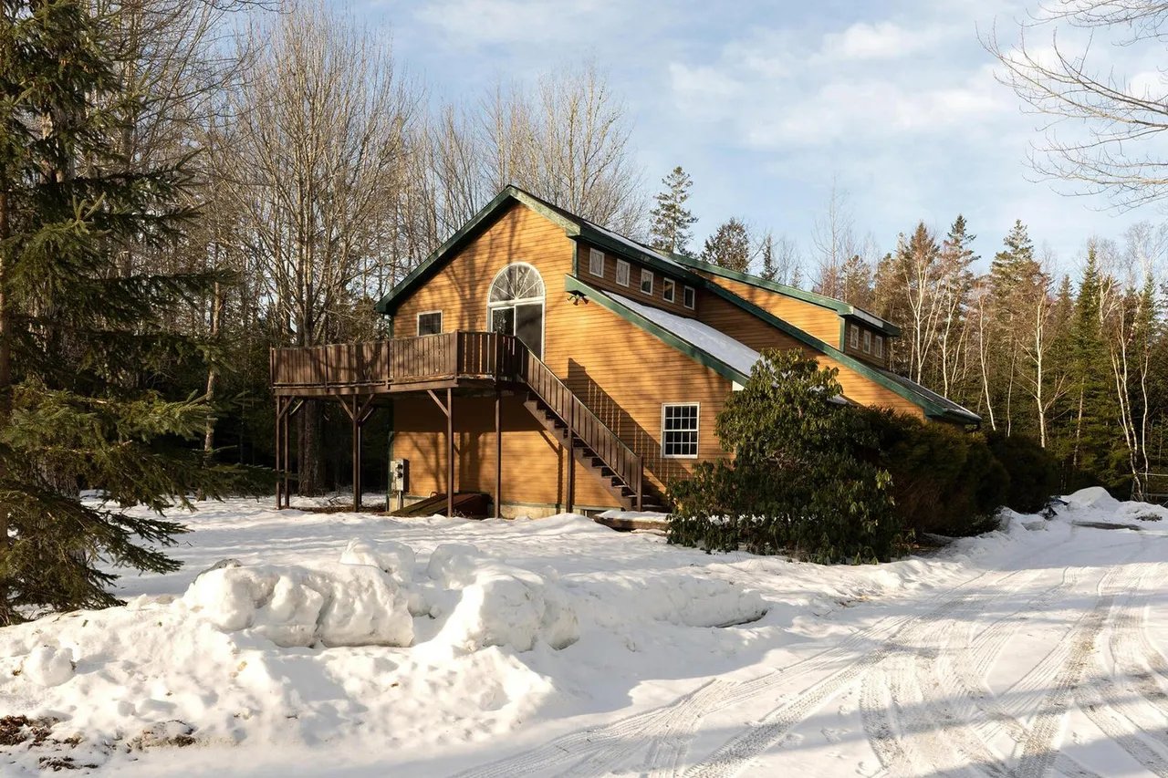New Listing! 948 Crooked Road, Bar Harbor, Maine – $699,000