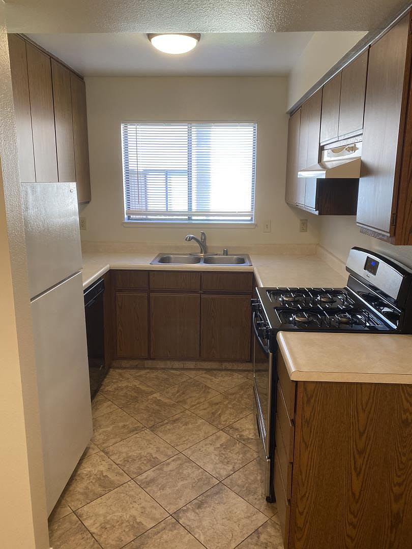 2436 N Main St UNIT C