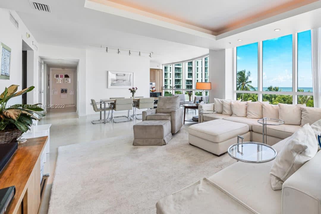 3801 Collins Ave, #506