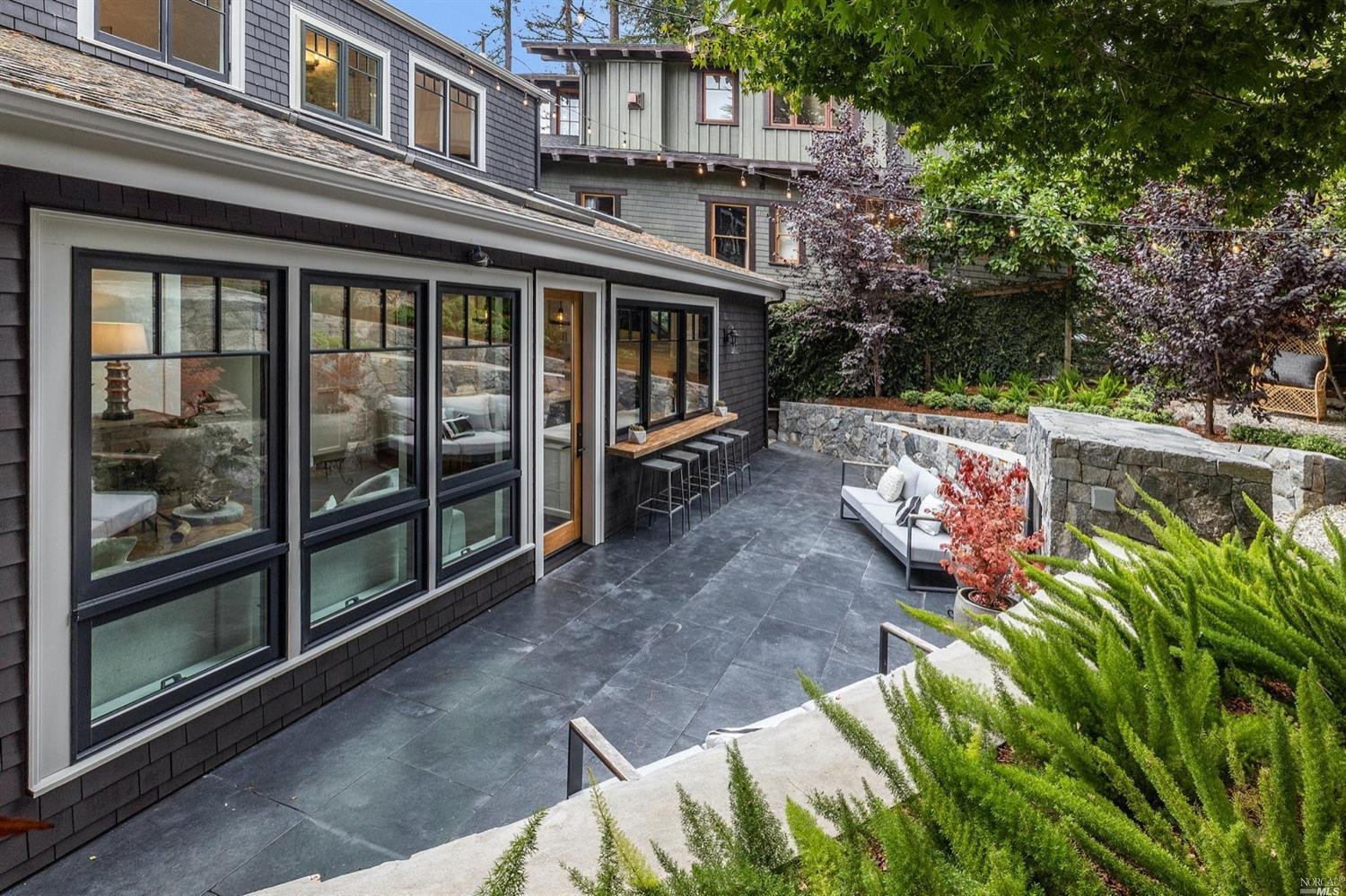44 Bayview Avenue