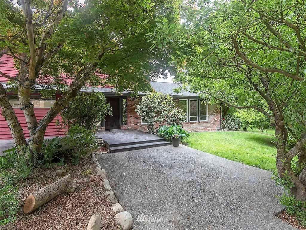 819 Sunnyside Blvd