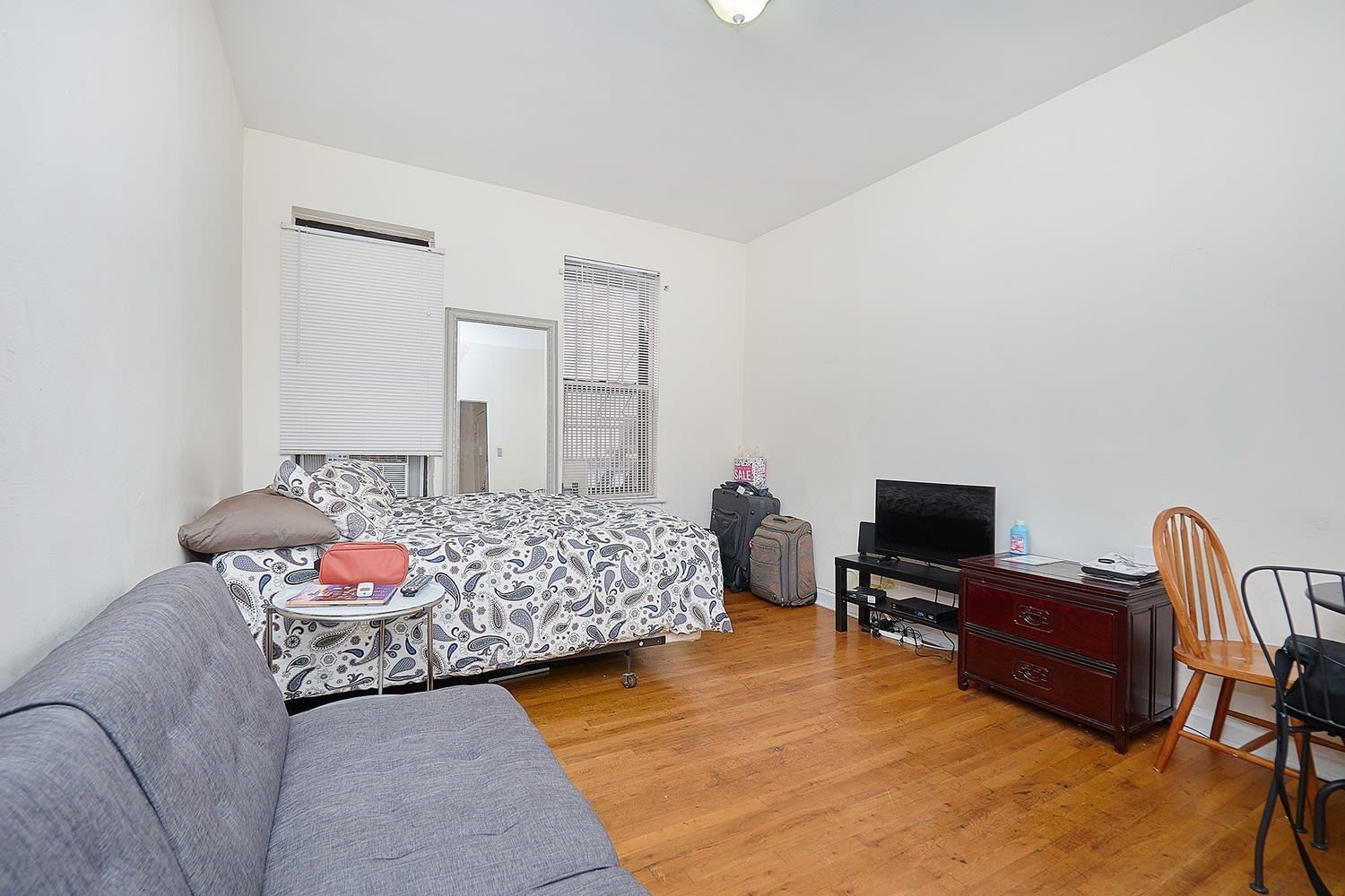1055 2nd Ave, Unit 4B