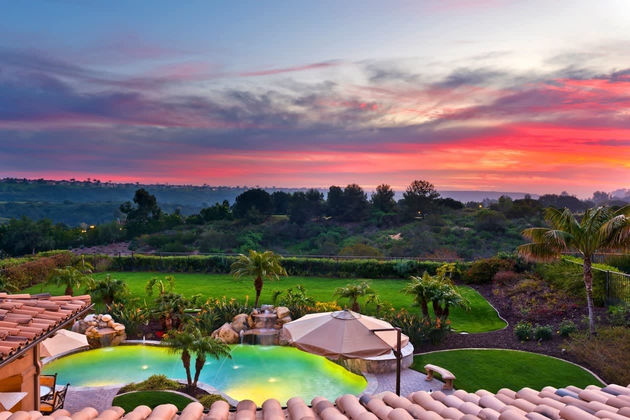 5460 Meadows Del Mar