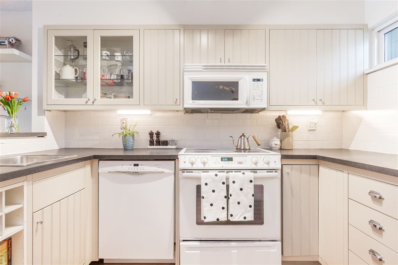23-460 W 16th Ave