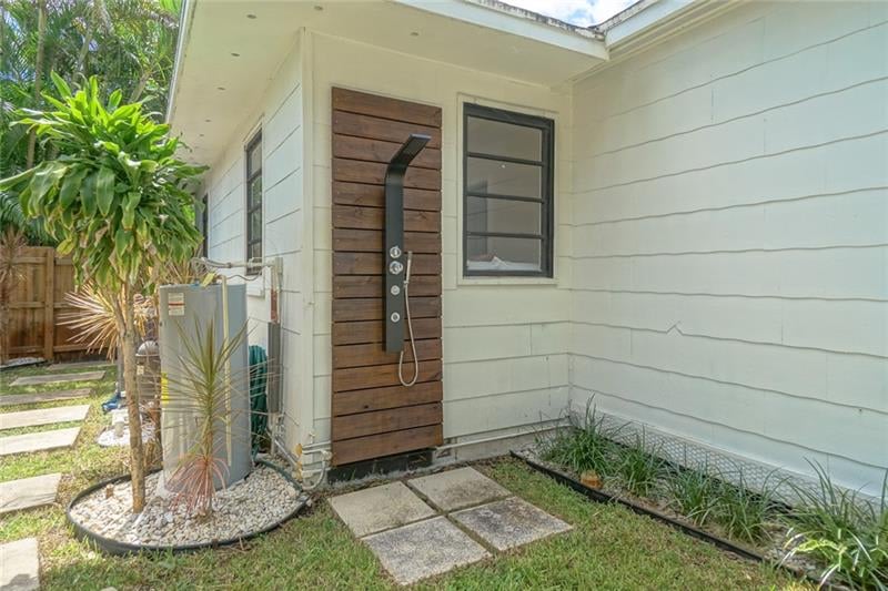 513 SW 10th St