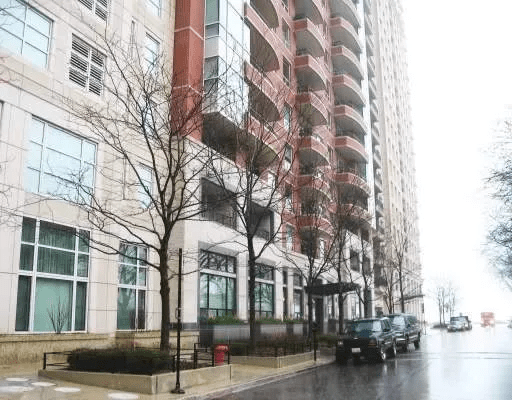 270 E Pearson St 1003