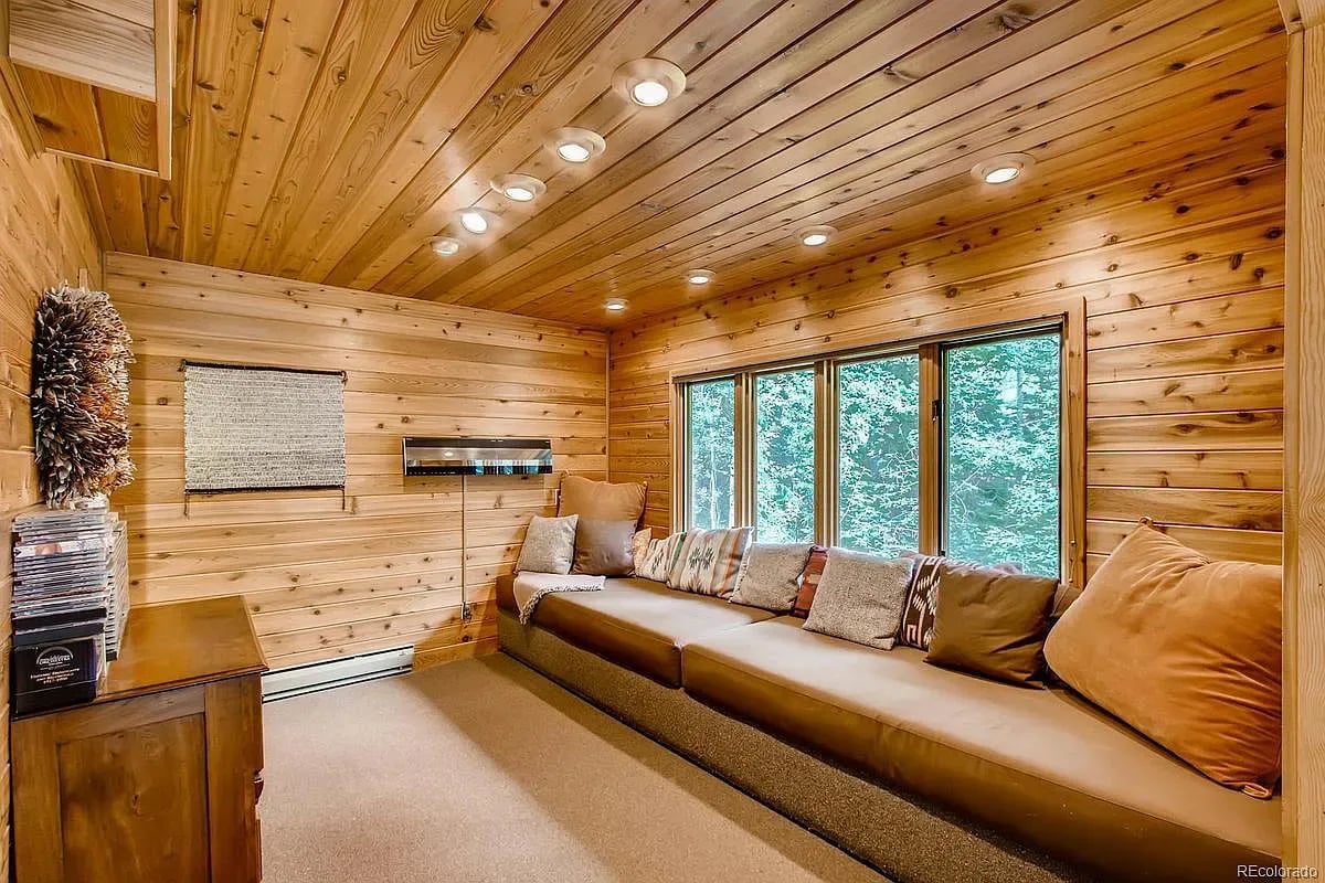 48 Moss Ln
