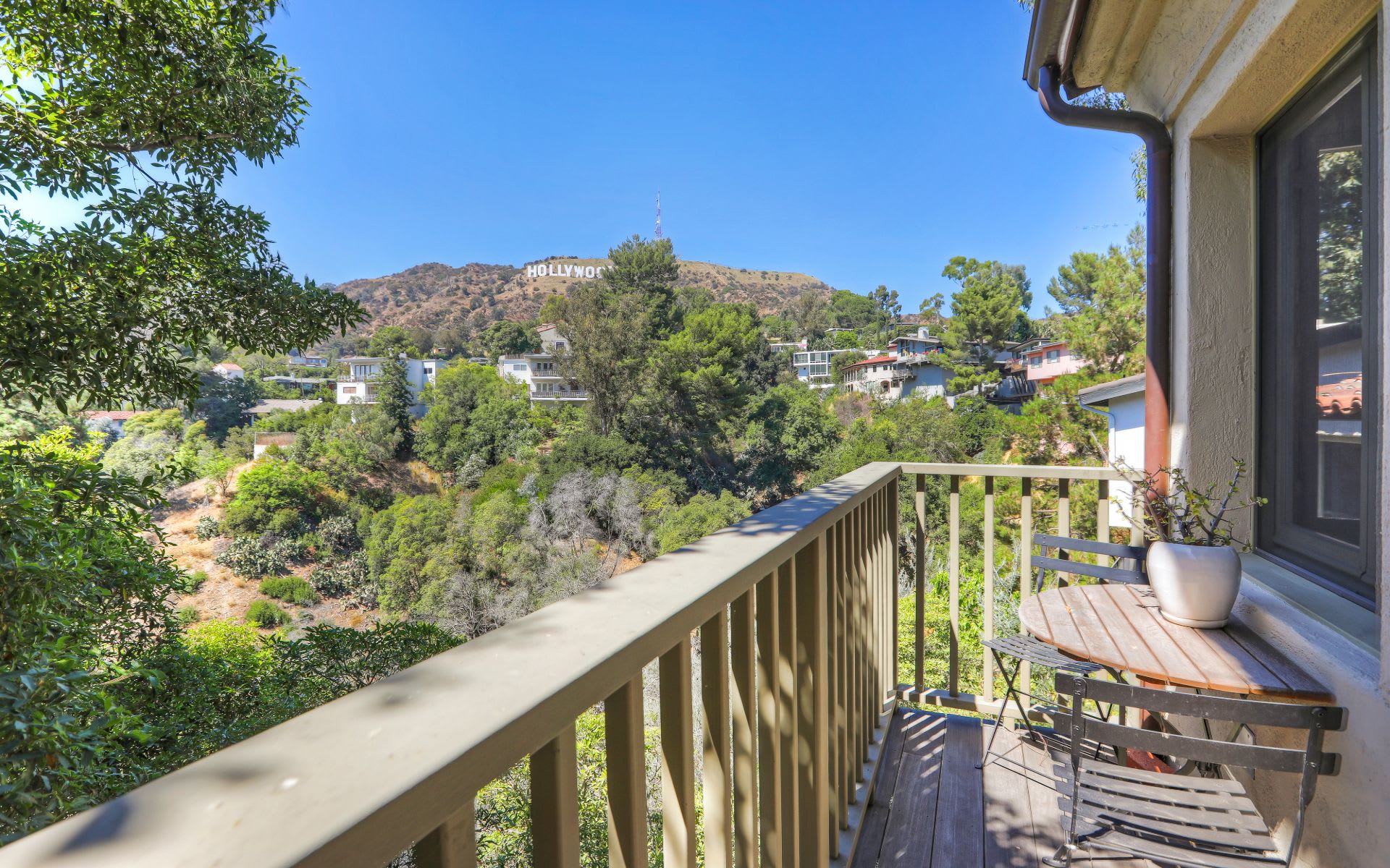  3259 Deronda Dr