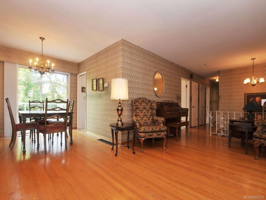 1259 Tattersall Dr, Saanich