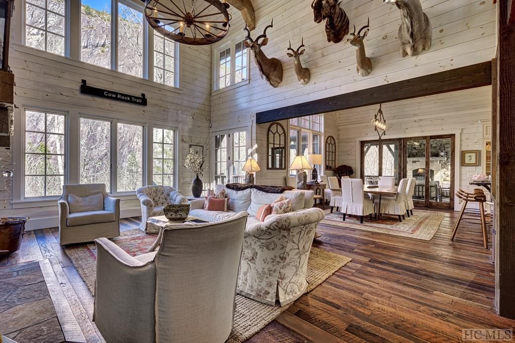 127 Cow Rock Tr